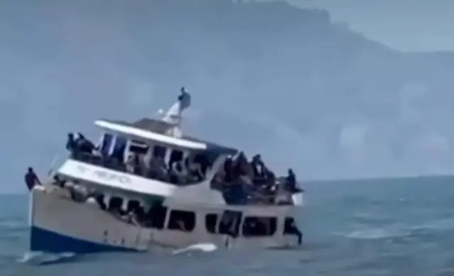NAUFRAGIO DE UN FERRY SOBRECARGADO COBRA MÁS DE 80 VIDAS…