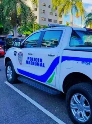 Haitíano le  roba la camioneta a los  policía 🚔 mire usted 👇🏼🔥