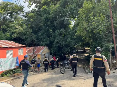 SE TIRO LA DNCD EN LOS BARRIO DE DAJABÓN