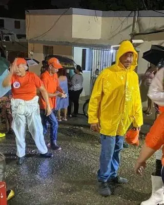 Defensa civil lleva rescate por inundaciones demasiado agua 💧