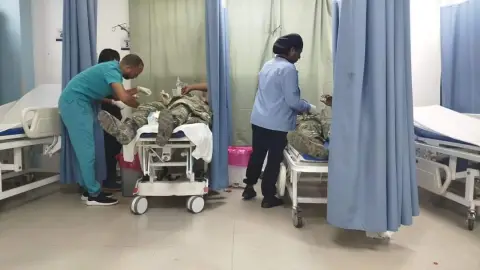 Hier3n 2 miembros del ejército en operativo contra ilegales.