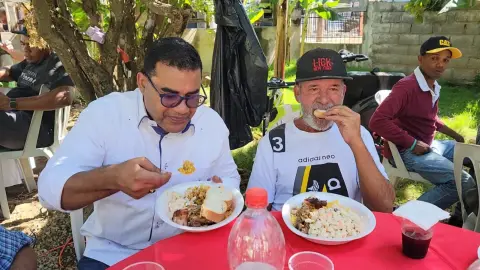 Diputado Bengoa hace entrega de Bonos Navideños