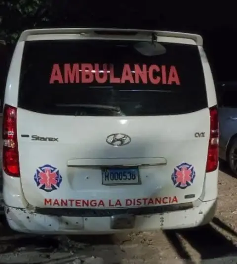 Detienen ambulancia que transportaba droga con falso enfermo