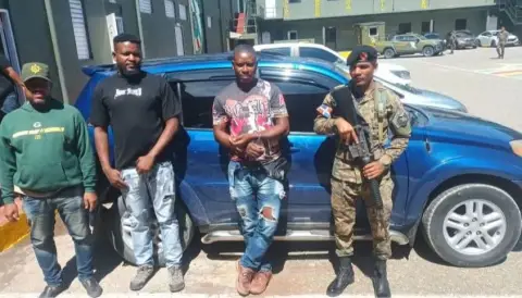 Arrestan sargento y raso del ERD con inmigrantes indocumentados en San Juan de la Maguana