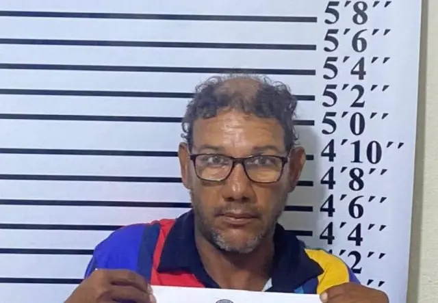 Policía apresa a Neuri Rodríguez reconocido vendedor de Drogas que se hacía pasar por minusválido en las calles de Bonao