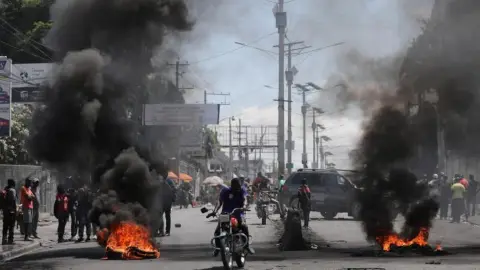Al menos 50 personas son masacradas en un poblado del centro de Haití.