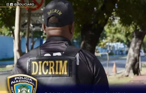 La policía 🚔 le dijo al Matón de Guerra que se entregará y mire como termino 🔫