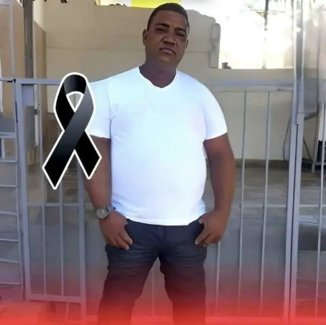 Encontró la mujer con su amigo 😢😢