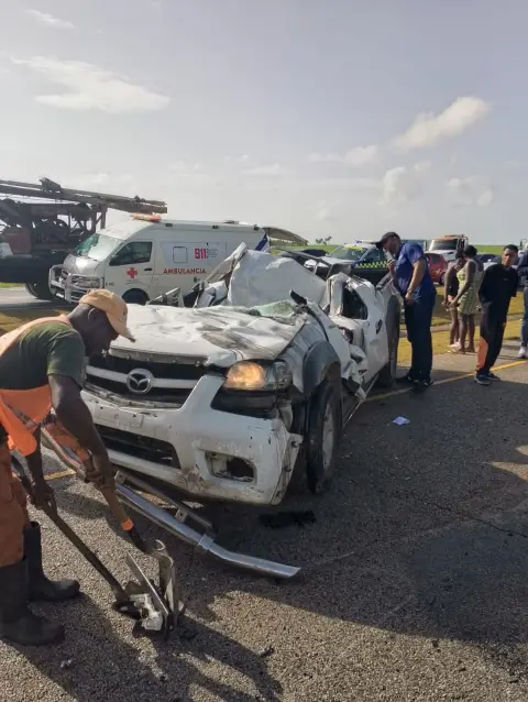 Accidente deja dos fallecidos y cuatro heridos