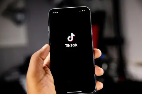 Paquistaní le quitó la vida a su hija porque se negó a borrar TikTok