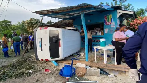 Los otros dos heridos son el chofer y una señora que le acompañaba.