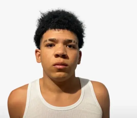 JOVEN DE 20 AÑOS CAE ABATIDO